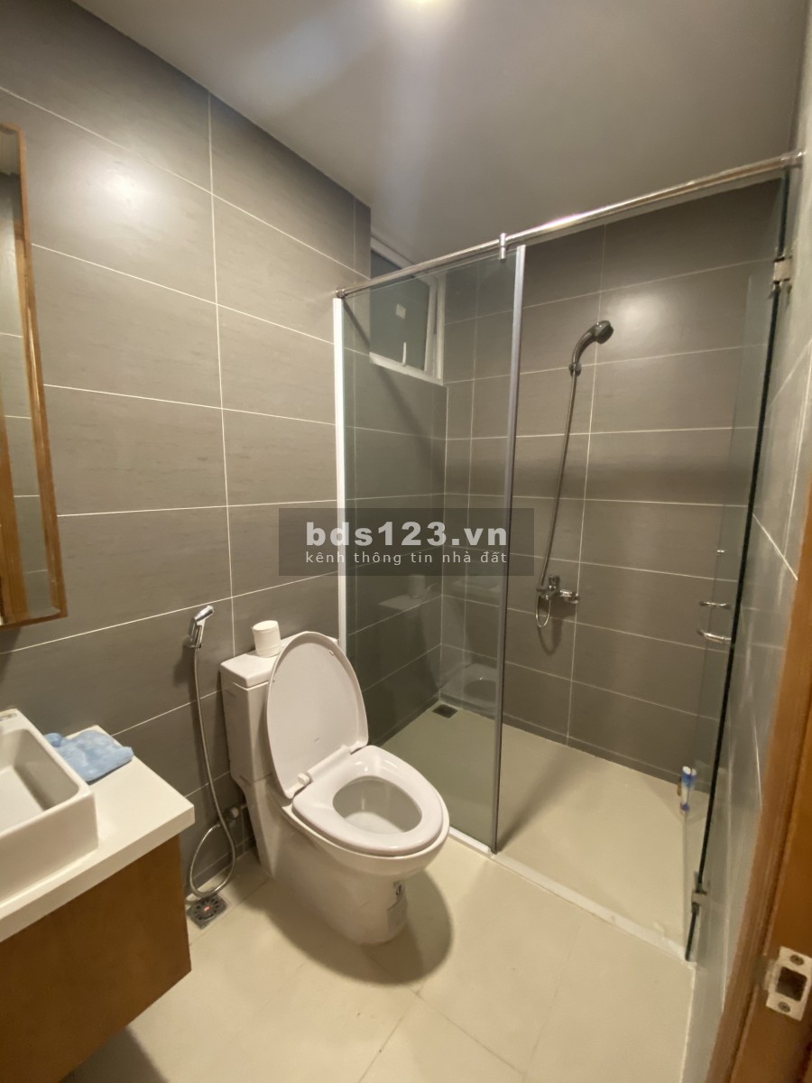 Chủ đi nước ngoài cần người ở trông coi hộ nên cho thuê căn hộ giá rẻ 2PN Vista Verde LH 0909246874