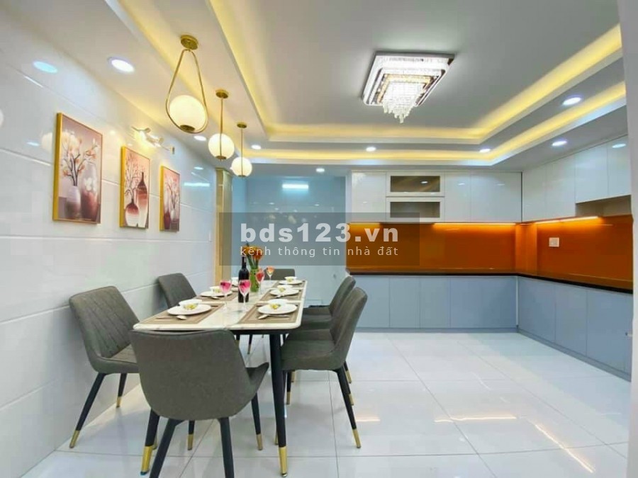 Nhà đẹp cao cấp 5 tầng có thag máy mt đườg 15m thôg quag trug p10 gv tphcm