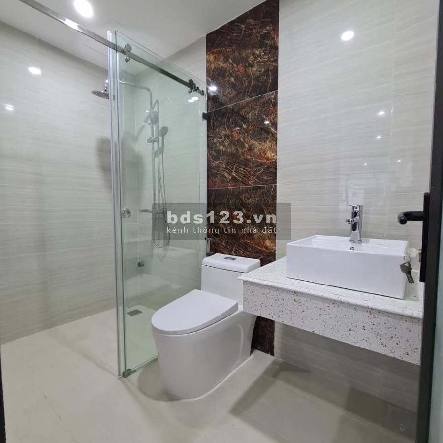 NHỈNH 5 TỶ NHÀ MỚI 45M2 KINH DOANH TRUNG TÂM CẦU GIẤY ! LH: 0961139798