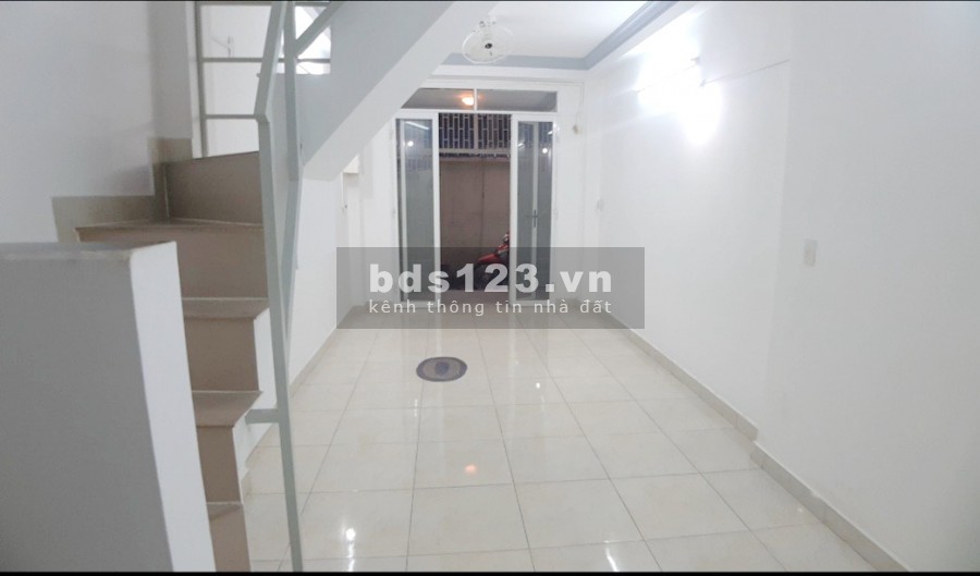 Nhà (3.1*10m/2lầu) hẻm Trần Đình Xu P.Cô Giang Q1