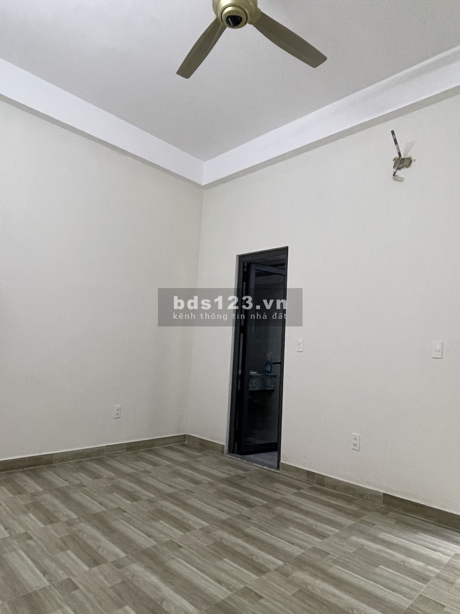 Phòng Căn Hộ Dịch Vụ 25m2 giá rẻ 2 triệu 900 ngàn