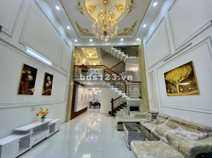 Nhà đẹp cao cấp 5 tầng có thag máy mt đườg 15m thôg quag trug p10 gv tphcm