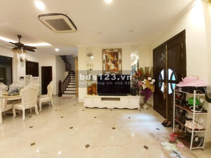 BIỆT THỰ ĐẲNG CẤP HOÀNG CẦU NỘI THẤT TÂN CỔ ĐIỂN 6 TẦNG THANG MÁY 104M2 CHỈ 22 TỶ
