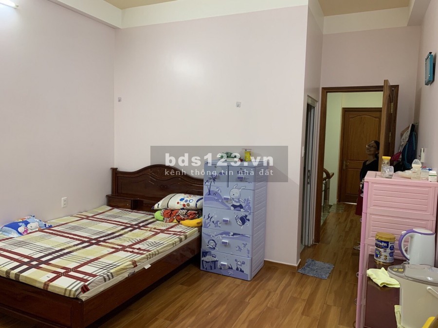 Cho thuê Nhà 250m2 Trệt 3 lầu có chỗ để xe hơi Đường số 9 Bình An Quận 2