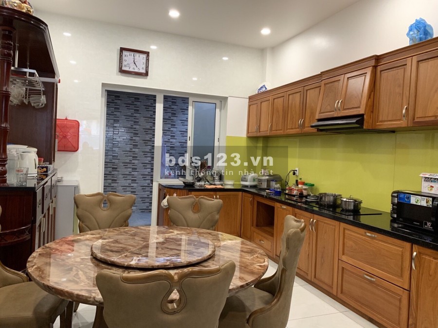 Cho thuê Nhà 250m2 Trệt 3 lầu có chỗ để xe hơi Đường số 9 Bình An Quận 2
