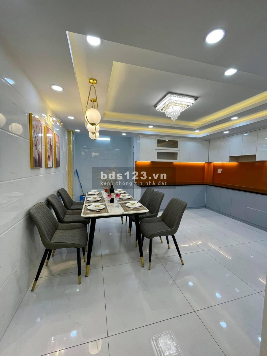 Nhà đẹp cao cấp 5 tầng có thag máy mt đườg 15m thôg quag trug p10 gv tphcm