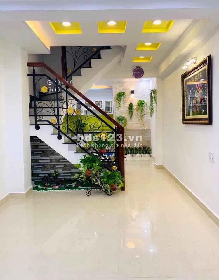 Gấp Bán nhà đẹp lung linh, 3 Tầng, Quận 10, chỉ 3,7 tỷ