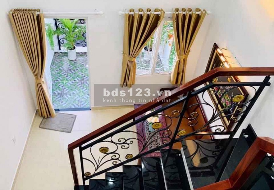 Gấp Bán nhà đẹp lung linh, 3 Tầng, Quận 10, chỉ 3,7 tỷ