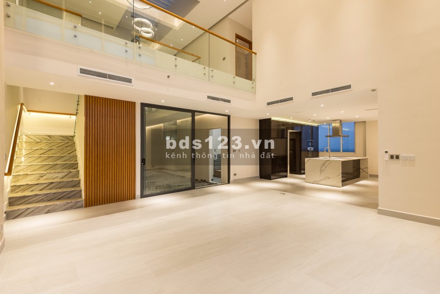 Sang nhượng căn Penthhouse thông tầng 350m2, chung cư Vista Verde Quận 2