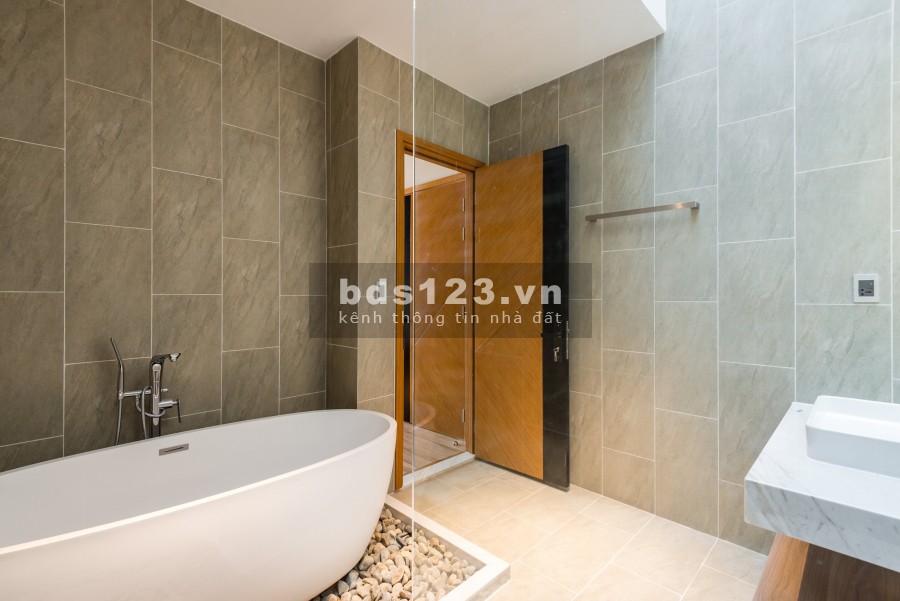 Sang nhượng căn Penthhouse thông tầng 350m2, chung cư Vista Verde Quận 2