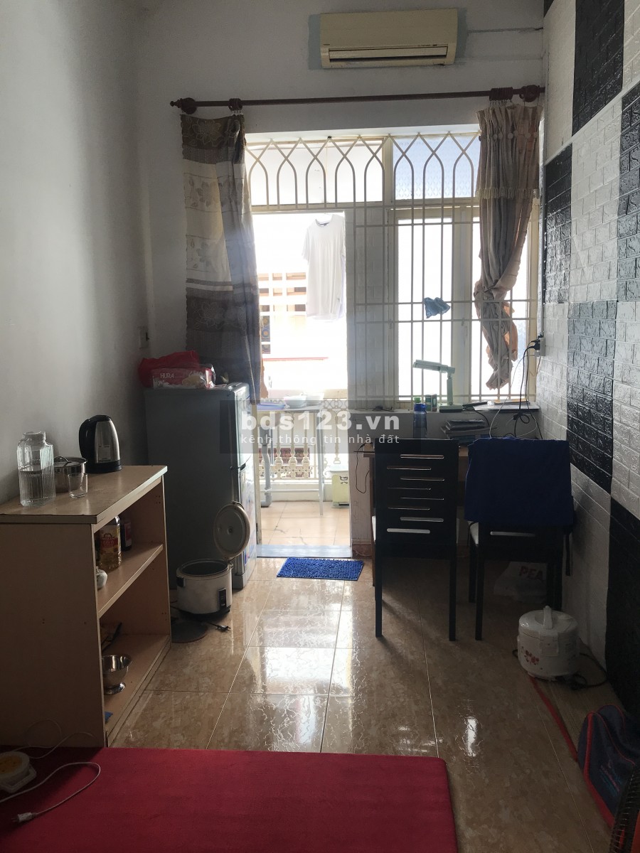 Tìm 1 Sinh viên nam thật thà, trung thực ở ghép