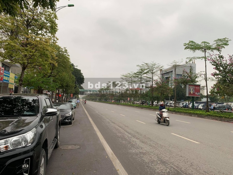 BÁN GẤP NHÀ MẶT PHỐ NGÔ GIA TỰ, LONG BIÊN, HÀ NỘI. 0976005168.