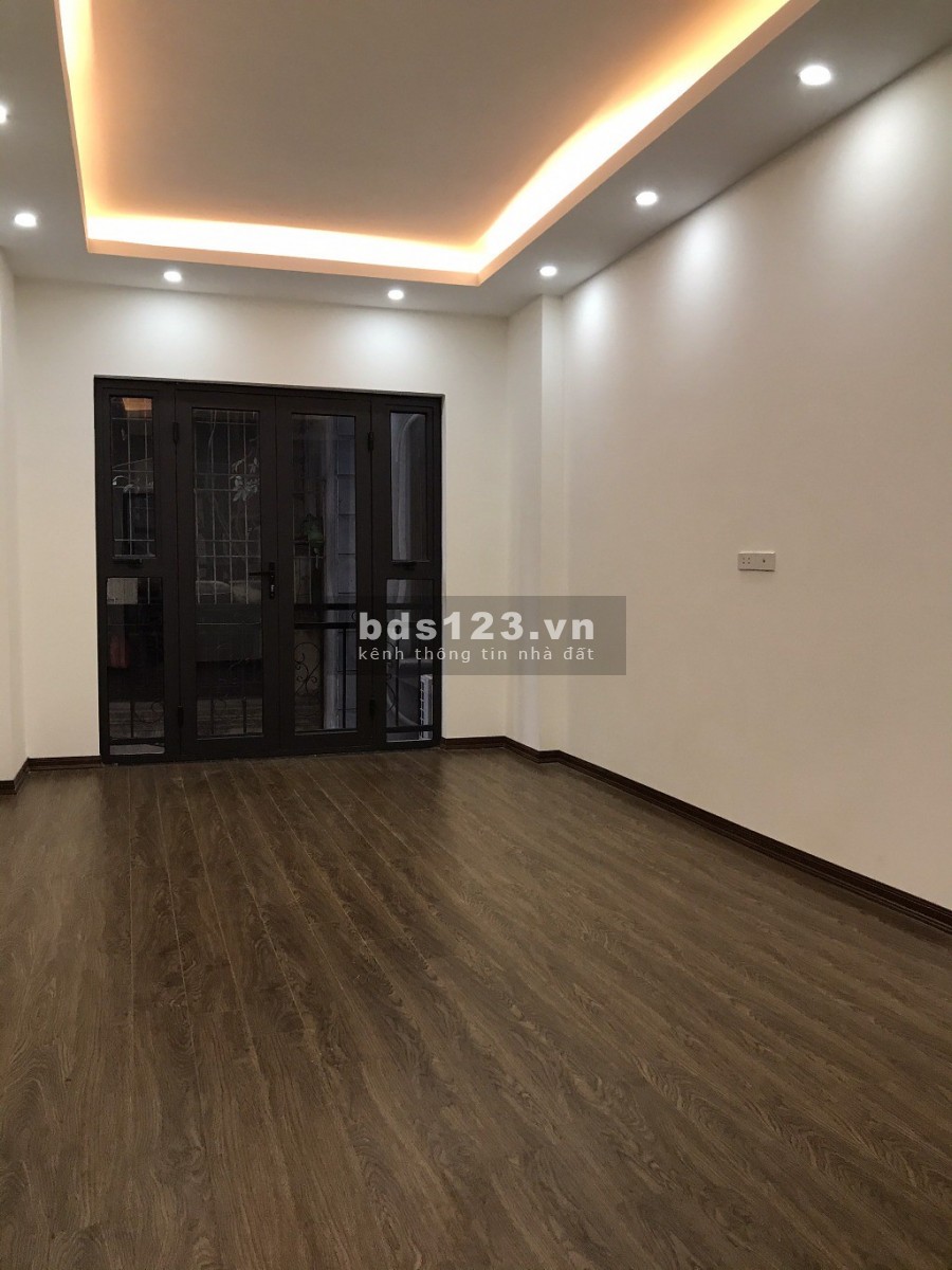 Bán gấp nhà đường Trần Minh Quyền, Quận 10, 5 tầng ban công, nhỉnh 6 tỷ, lh 0972010495