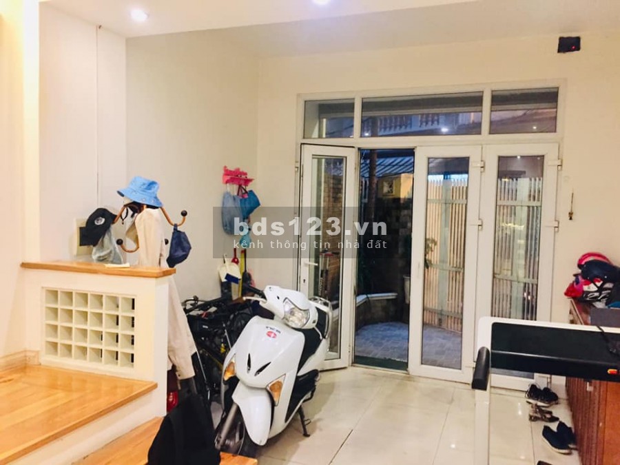 NHÀ SỐ PHONG THỦY LỘC PHÁT HIỆN ĐẠI GIỮA THỦ ĐÔ GIÁ SANG TAY 6.7 TỶ (có thương lượng)