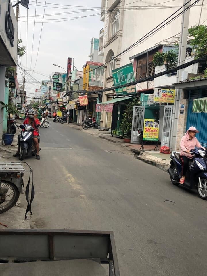 Bán nhà mặt tiền Xóm Chiếu, Quận 4,dt 54m2, giáp Quận 1 chỉ 7 tỷ 499.