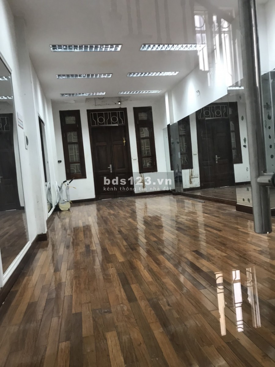 Nhà đẹp Phố Võ Chí Công, 5 tầng, 40m2 giá 3,5 tỷ