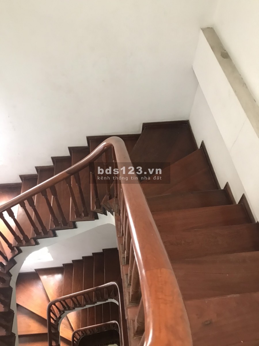 Cần bán nhà Nguyễn Khang, ngõ thông, 5 tầng, 46m2 giá 4,3 tỷ