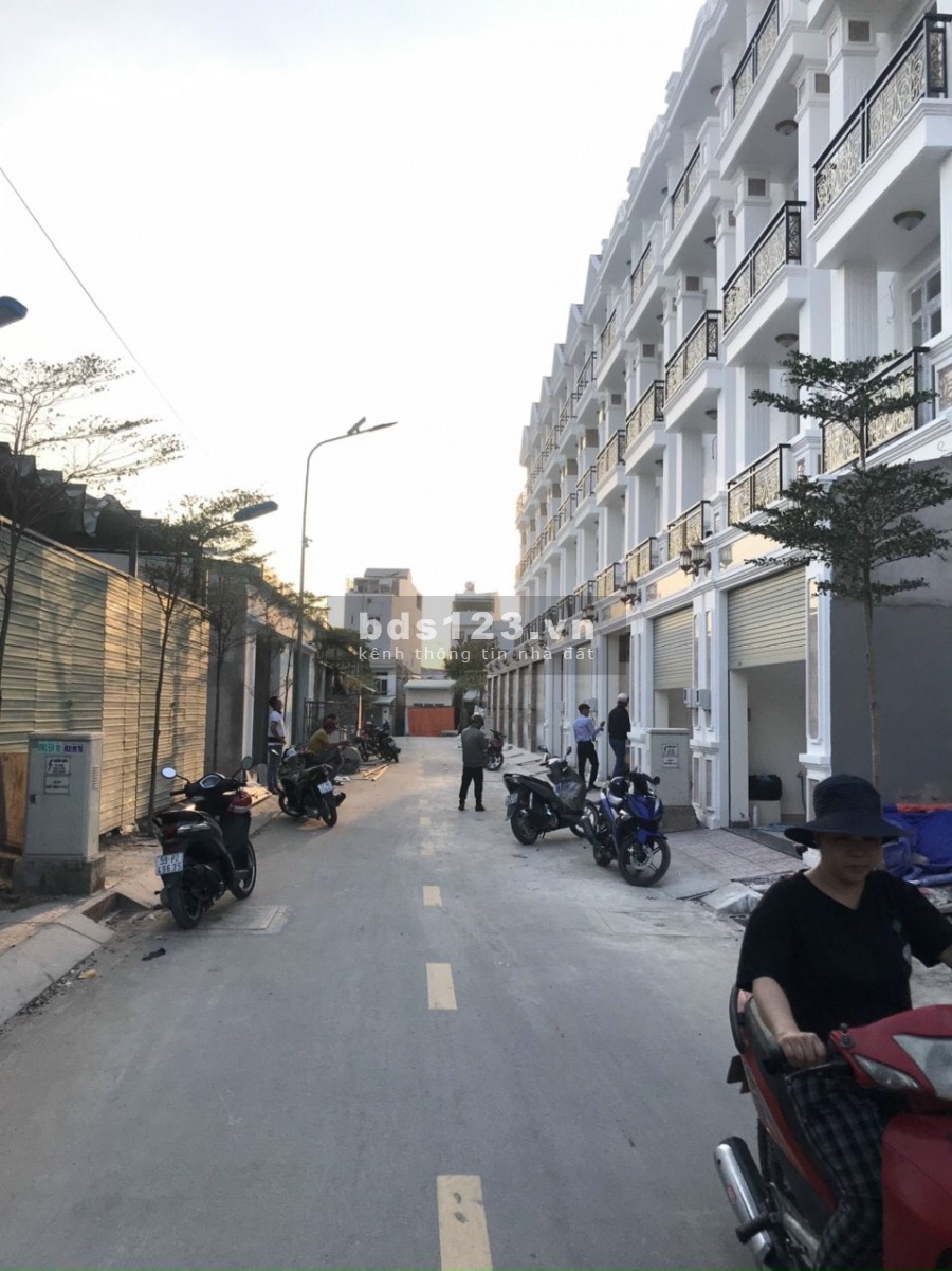 Đi Đâu CŨNG TIỆN. NHÀ phố 4 TẦNG đẹp - Cách KĐT VẠN PHÚC 90m2 SHR