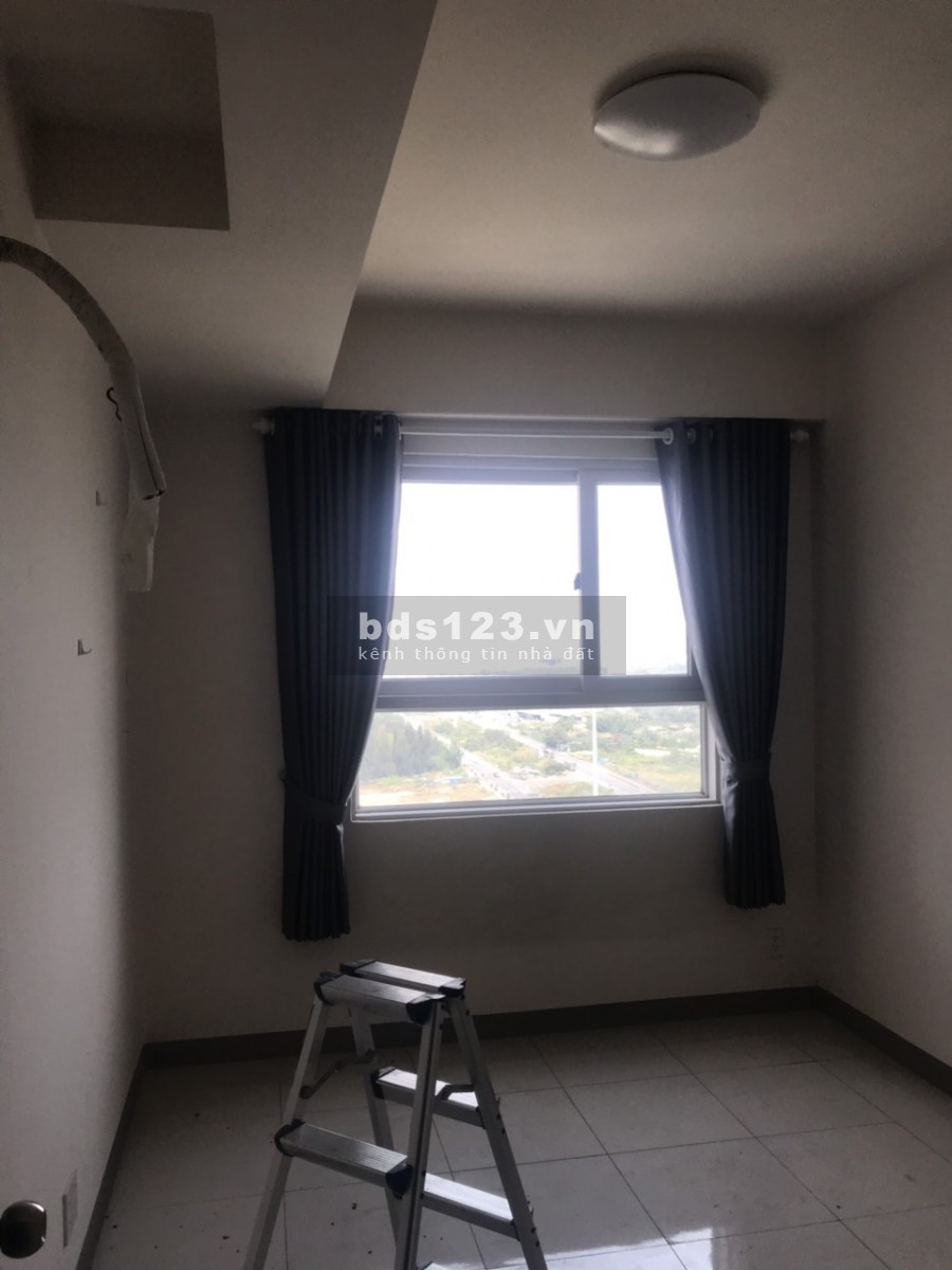 CẦN CHO THUÊ CĂN HỘ SKY9 65M2 GIÁ 6TR LH:0944266079