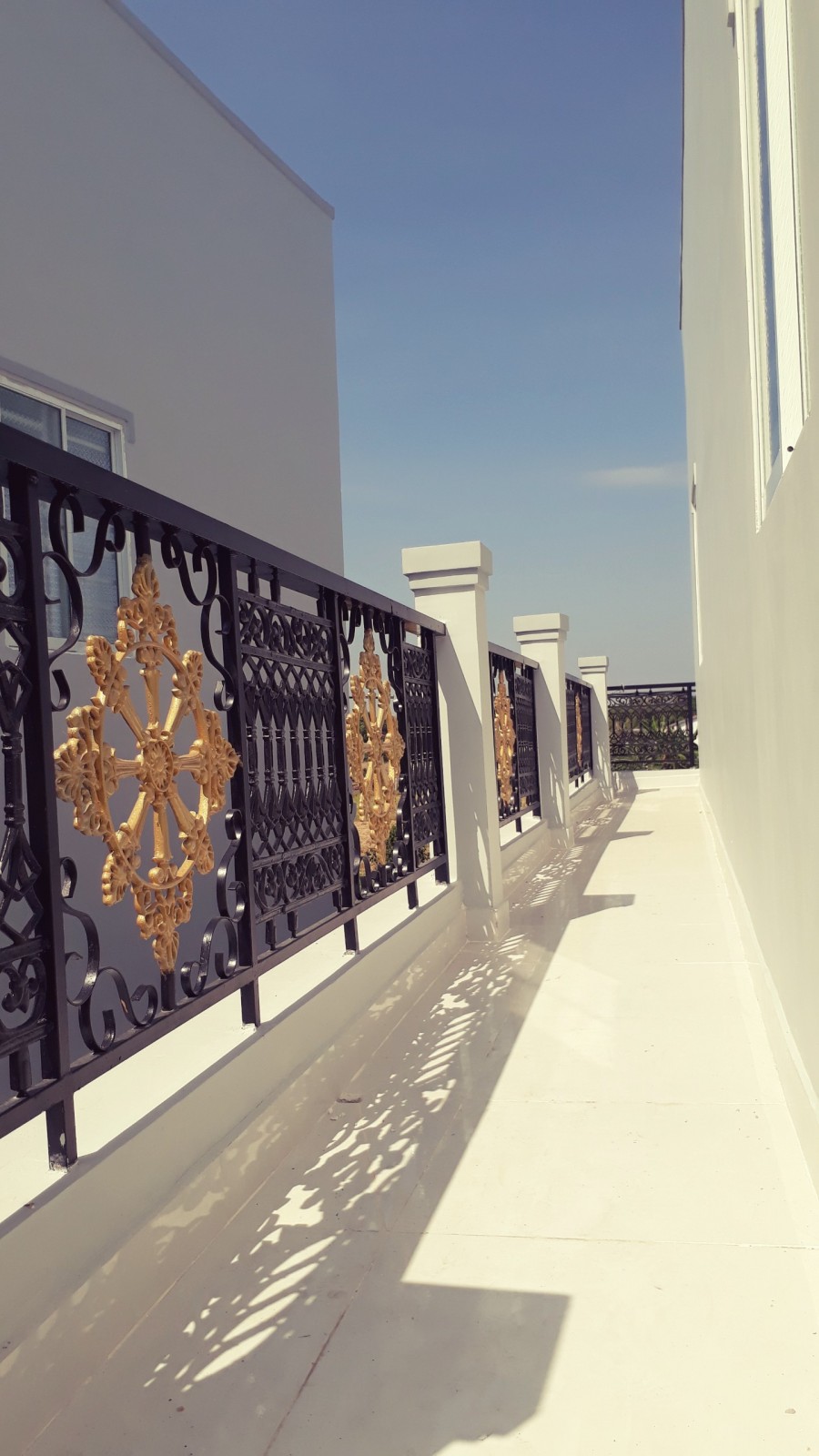 Sở Hữu Ngay Căn Nhà Cổ Kế Bên Villa Sân Vườn Của Cao Thái Sơn