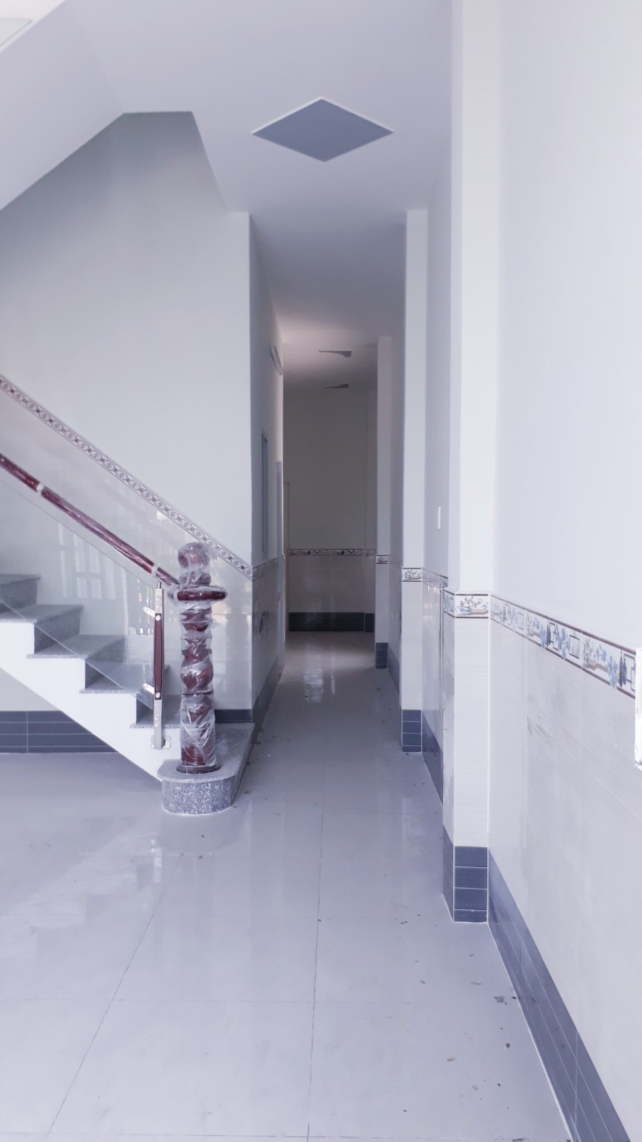 Sở Hữu Ngay Căn Nhà Cổ Kế Bên Villa Sân Vườn Của Cao Thái Sơn
