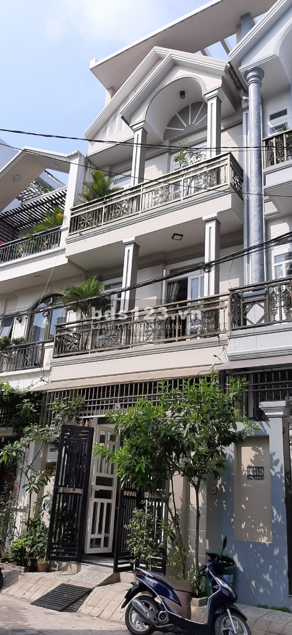 Bán nhà mặt tiền đường 36 Hiệp Bình Chánh TP. Thủ Đưc gần chợ Hiệp Bình buôn bán tốt
