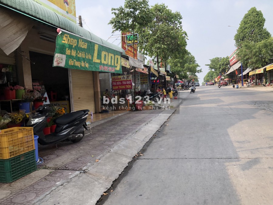 Cần bán rẻ đất mặt tiền Đường rộng, ngay khu công nghệ cao Bìnhn Dương, dân dông, sát trường học sát chợ, kinh doanh tốt