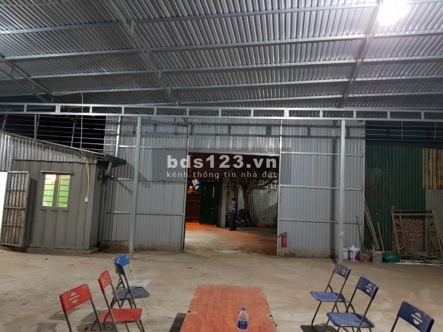 Cho thuê 220m kho, xưởng Quang Tiến Đại Mỗ, có VP sạch sẽ, có thể ở lại