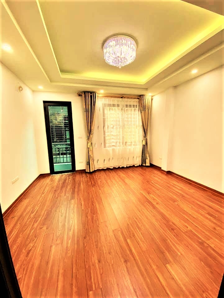 Nhỉnh 2 tỷ 6 có 200m2 nhà Lĩnh Nam, oto đỗ cửa, vị trí đẹp, ngõ thông