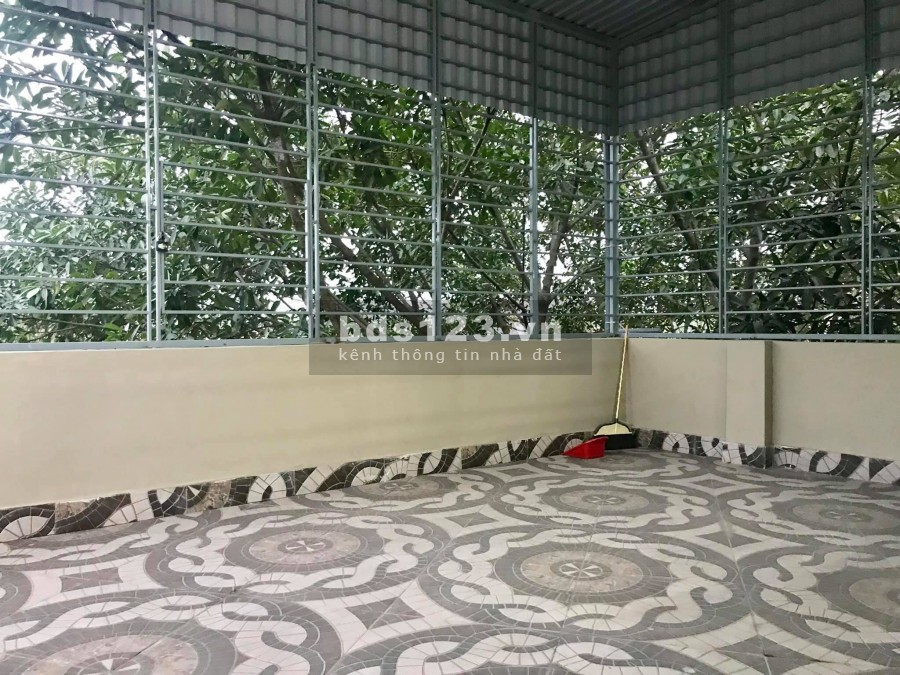 Cần bán nhà khu vực Vĩnh Tuy 3 thoáng nhà rộng ngõ to xây đẹp 5 tầng