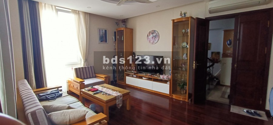Toà nhà chung cư Hoàng Hoa Thám, thang máy, ô tô đỗ cổng, cho thuê 80tr/T. DT 92Mx8T, giá 12.5 tỷ
