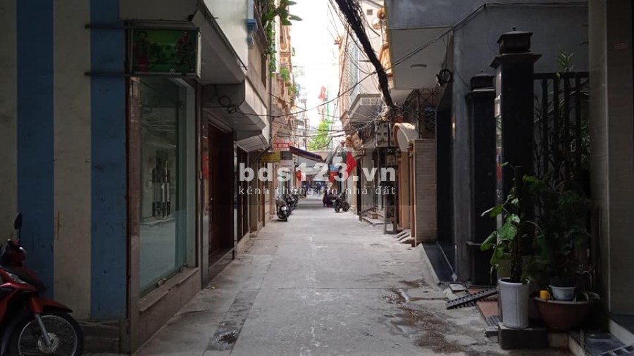 Bán nhà Đường Trường Chinh, Ngõ rộng ô tô, Lô góc, Kinh Doanh, 32m2.