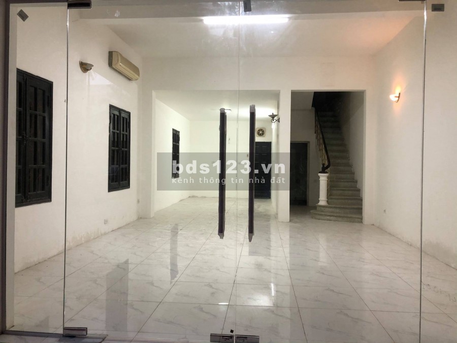 Cho thuê nhà phố Võng Thị, 75m2, 3 tầng, lô góc