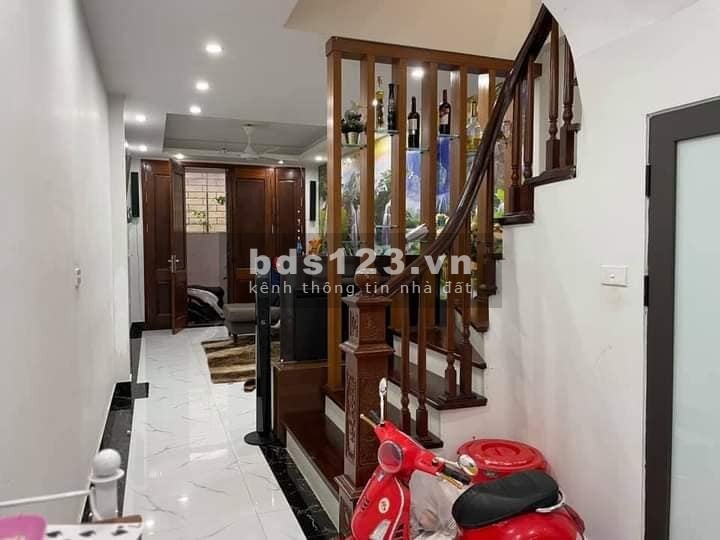 TUYỆT PHẨM GIỮA LÒNG THỦ ĐÔ HAI MẶT THOÁNG VĨNH VIỄN NHÀ CỰC ĐẸP 318 La Thành (45m2)