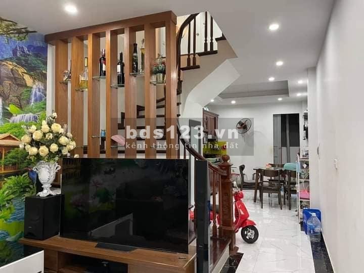 TUYỆT PHẨM GIỮA LÒNG THỦ ĐÔ HAI MẶT THOÁNG VĨNH VIỄN NHÀ CỰC ĐẸP 318 La Thành (45m2)