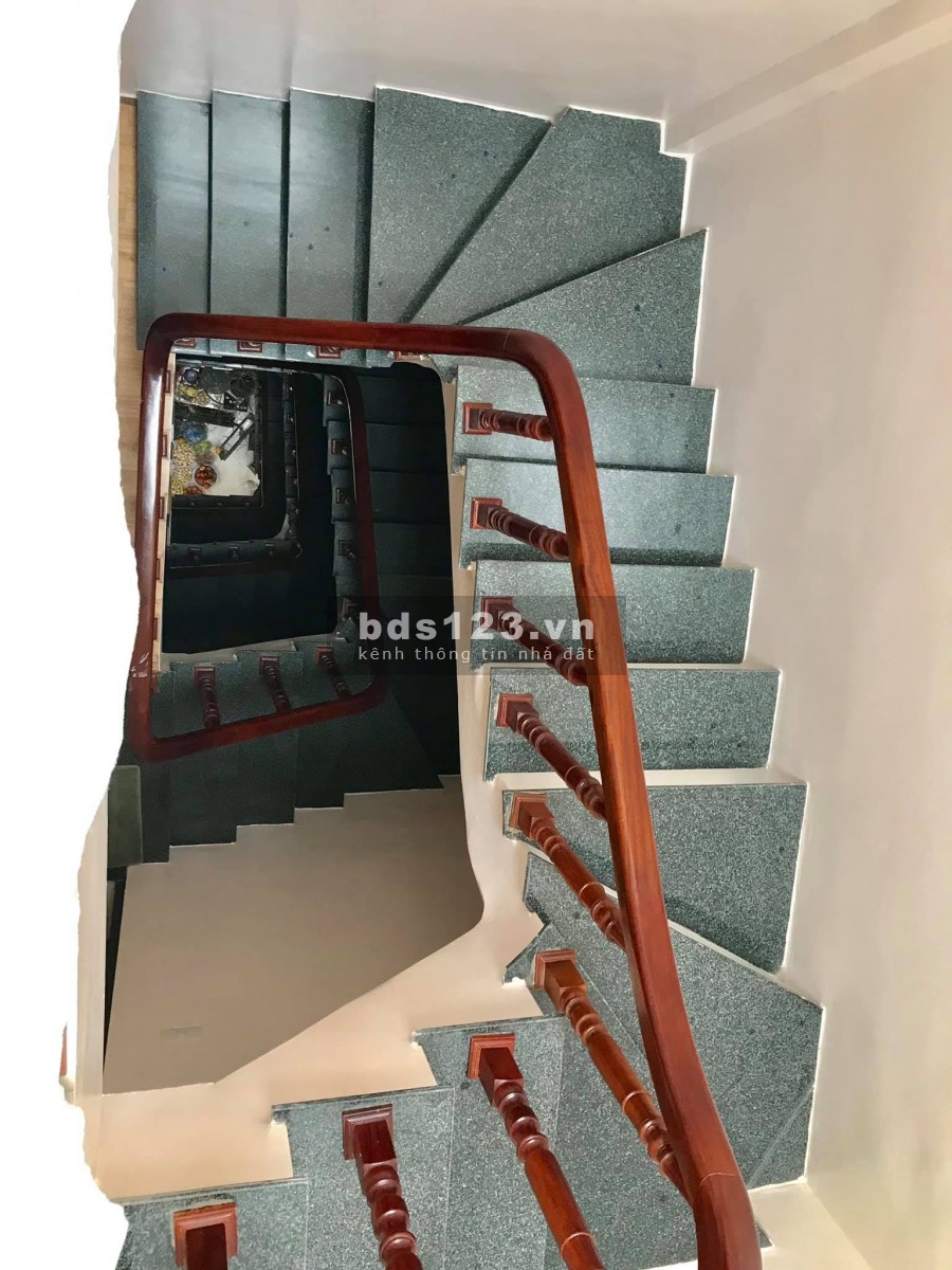 Bán gấp nhà Cầu Giấy cách Phố 10m, KD, Ngõ Thông, chỉ việc xách va ly về ở.