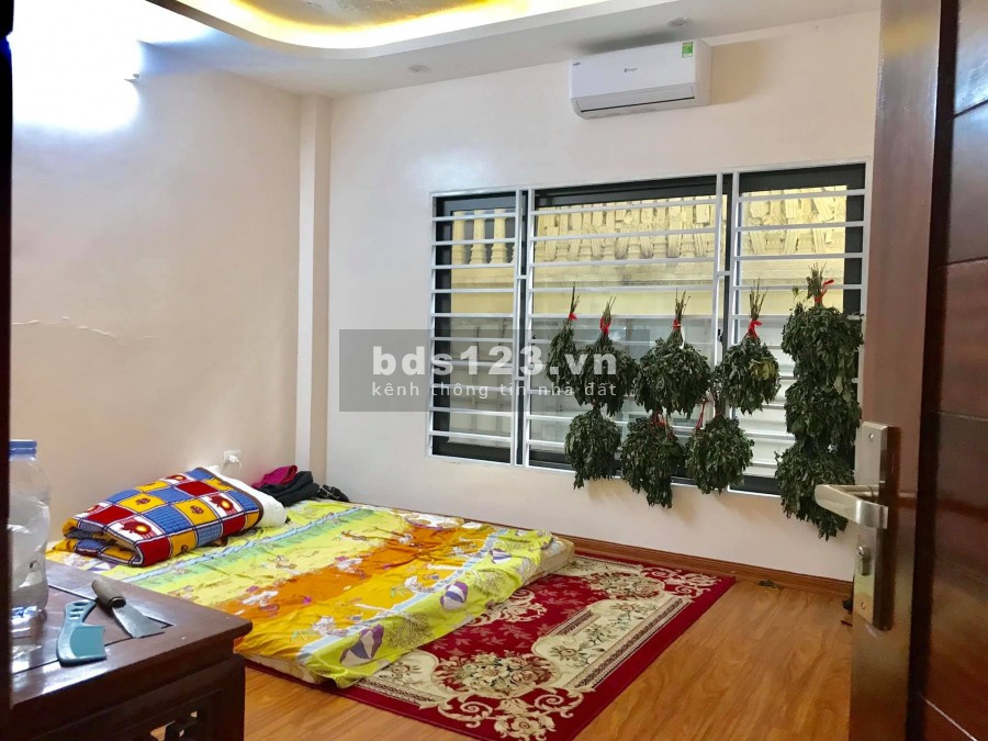 Bán gấp nhà Cầu Giấy cách Phố 10m, KD, Ngõ Thông, chỉ việc xách va ly về ở.