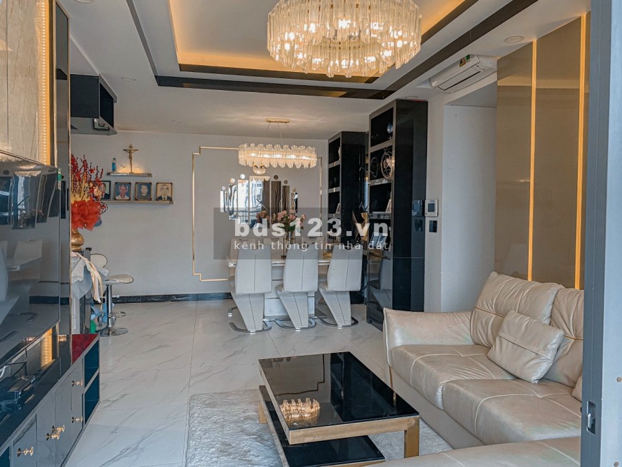 Bán căn hộ River Gate căn góc, 3pn, 110m2 view Quận 1.