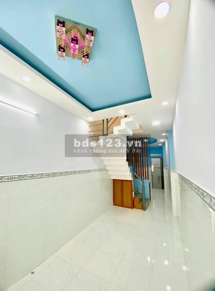 Bán gấp nhà ngay chợ Gò Vấp, nhà đẹp, đường Nguyễn Văn Nghi, 30m2, 2 tầng, giá chỉ 2,85 tỷ