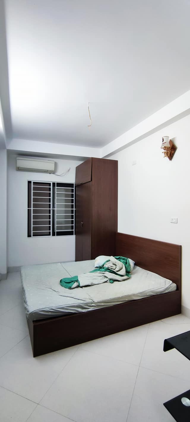 Nhỉnh 4 Tỷ, Mặt Phố Kinh Doanh, Oto Tránh, An Sinh Đỉnh, Nhà Đẹp, 6 Ngủ, Yên Bình 40m2, 5 Tầng.