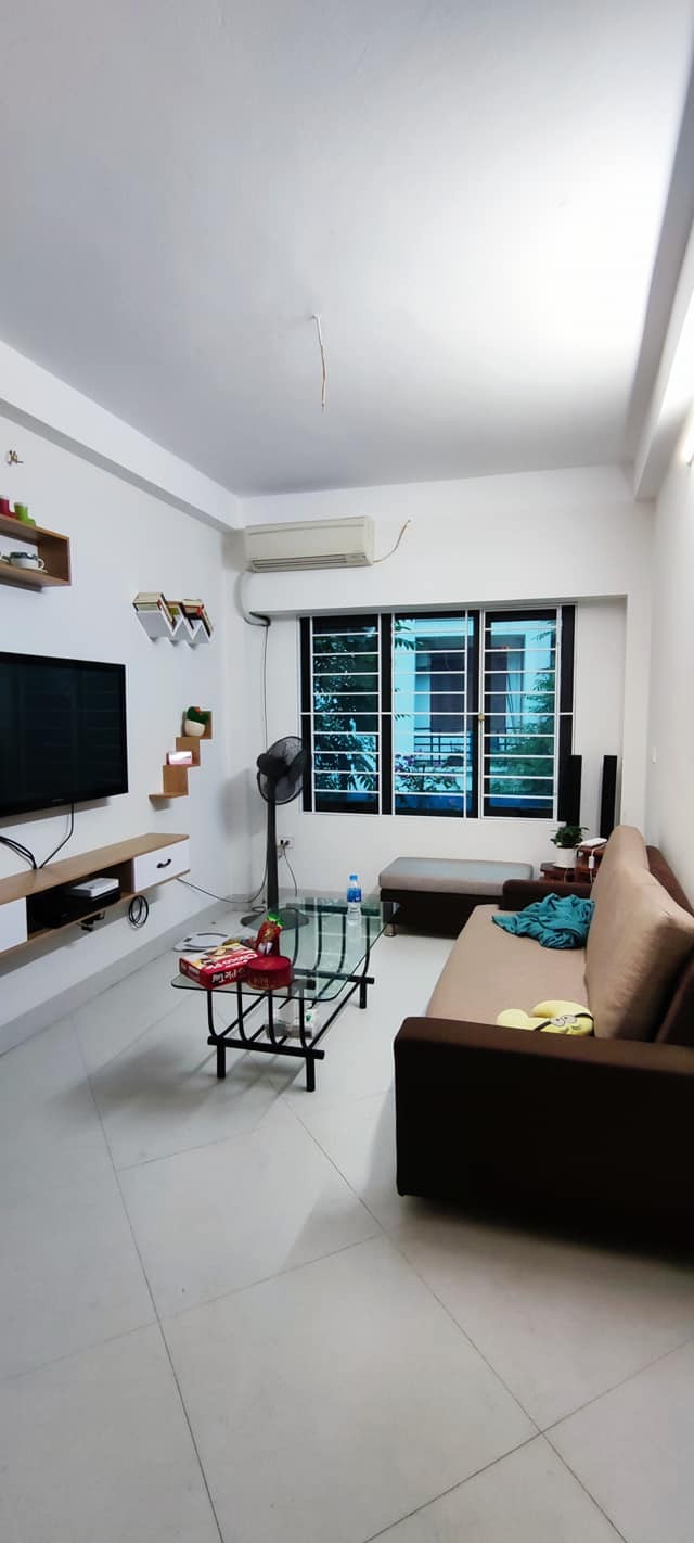 Nhỉnh 4 Tỷ, Mặt Phố Kinh Doanh, Oto Tránh, An Sinh Đỉnh, Nhà Đẹp, 6 Ngủ, Yên Bình 40m2, 5 Tầng.