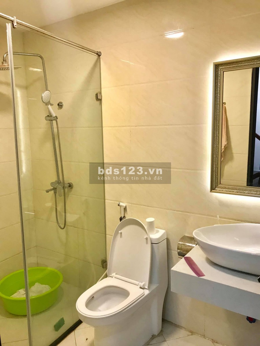 Bán gấp nhà Cầu Giấy cách Phố 10m, KD, Ngõ Thông, chỉ việc xách va ly về ở.