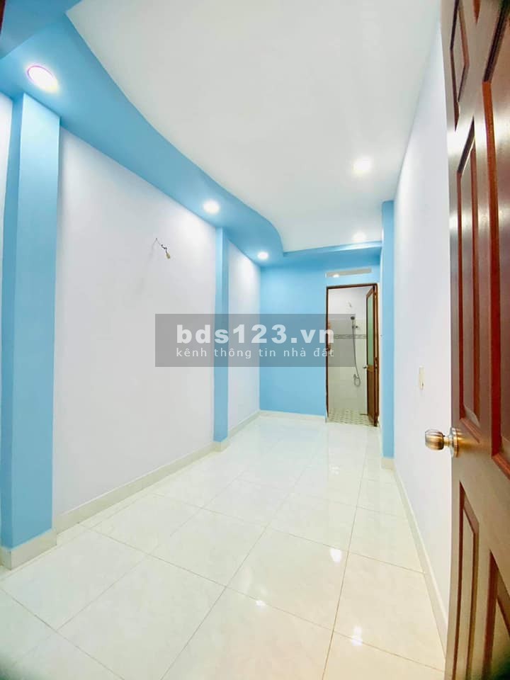Bán gấp nhà ngay chợ Gò Vấp, nhà đẹp, đường Nguyễn Văn Nghi, 30m2, 2 tầng, giá chỉ 2,85 tỷ