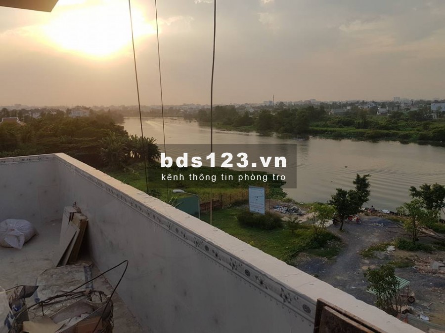 Phòng cao cấp dành cho đối tượng dân trí cao,văn minh, lịch sự, nhà nhìn ra sông,bên cạnh công viên