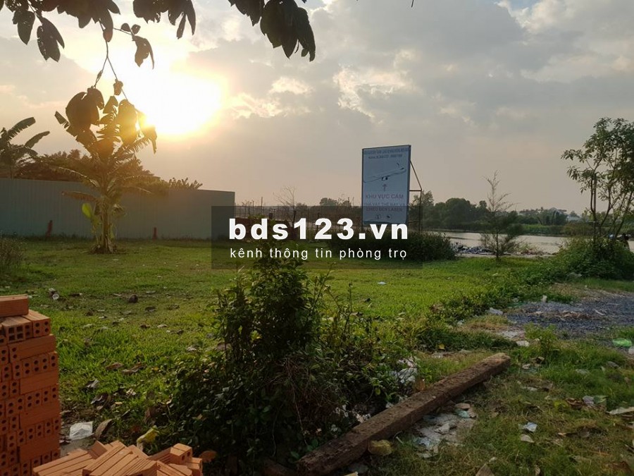 Phòng cao cấp dành cho đối tượng dân trí cao,văn minh, lịch sự, nhà nhìn ra sông,bên cạnh công viên