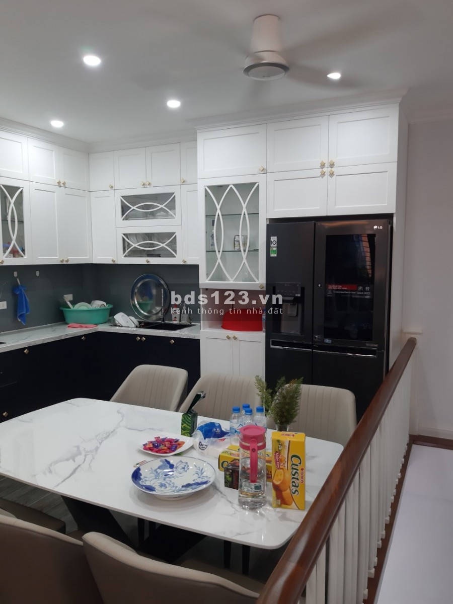 Bán gấp nhà dịch vụ tại khu đô thị Xa La 5 tầng 50m2 mặt tiền 5m giá chỉ 6,6 tỷ