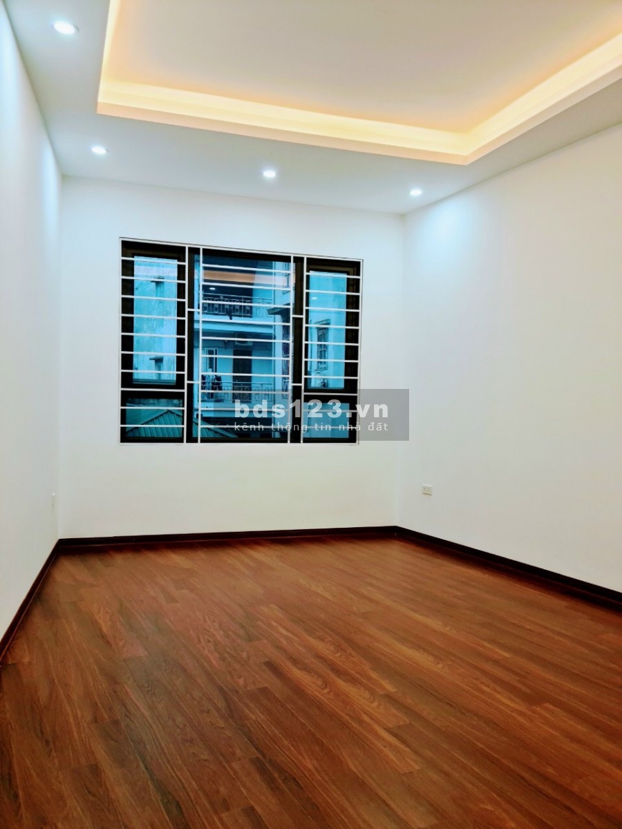 NHỈNH 5 TỶ NHÀ MỚI 45M2 KINH DOANH TRUNG TÂM CẦU GIẤY ! LH: 0961139798