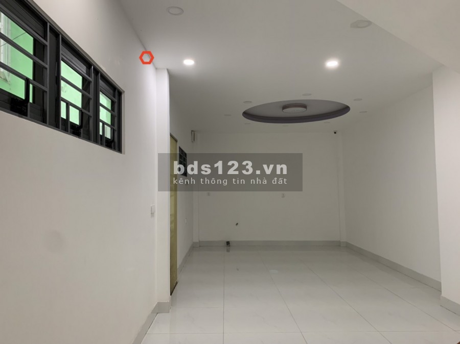 Nhà Mới Xây HXT D2, 4x18m. trệt, 3lầu. full máy lạnh.