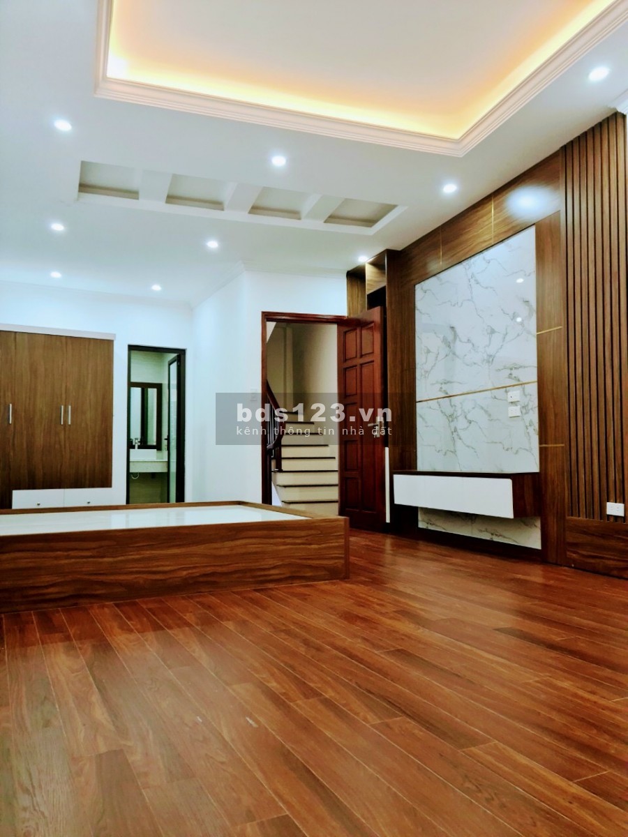 NHỈNH 5 TỶ NHÀ MỚI 45M2 KINH DOANH TRUNG TÂM CẦU GIẤY ! LH: 0961139798