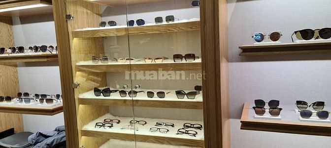 Không người quản lý cần sang lại tiệm mắt kính MT Nguyễn Đình Chiểu, p.6, quận 3, tp. Hồ chí Minh